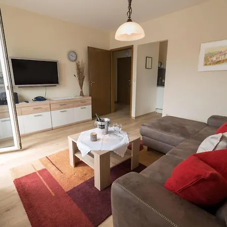 ガストホフ ペンション ウンド フェヴォス ツル ツウィーレ アパート ヴィリンゲン